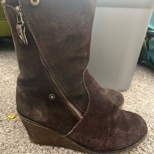 Dark purple/aubergine wedge winter boots size 9